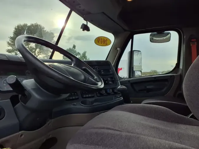 2019 FREIGHTLINER/MERCEDES CASCADIA 125