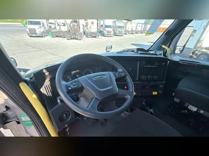 2023 Freightliner Cascadia 126