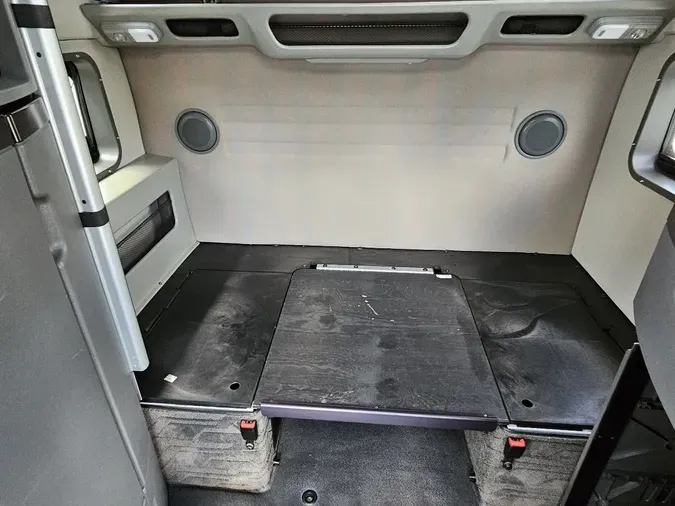 2023 VOLVO VNL64T860