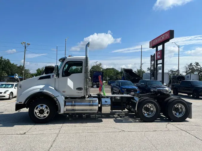 2026 Kenworth T880