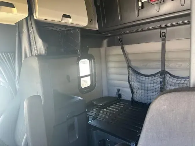 2021 Freightliner Cascadia