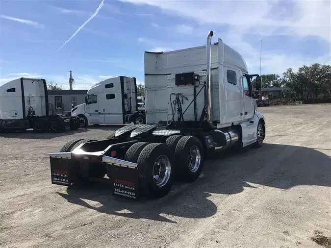 2021 VOLVO VNL740