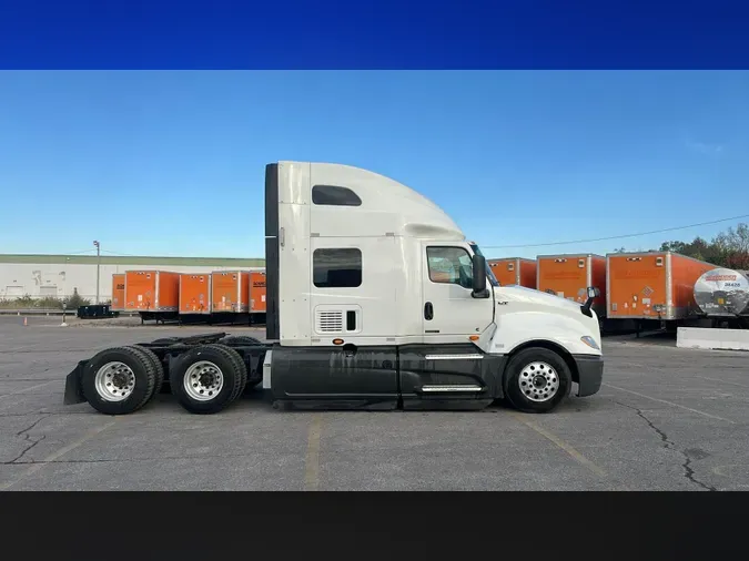 2022 International LT