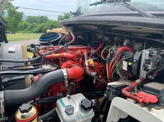 2017 FREIGHTLINER M2