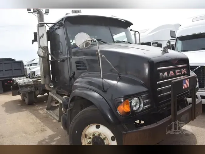 2006 MACK GRANITE CV713