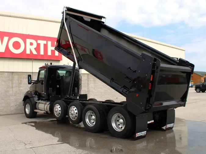 2025 Kenworth T880 Short Hood