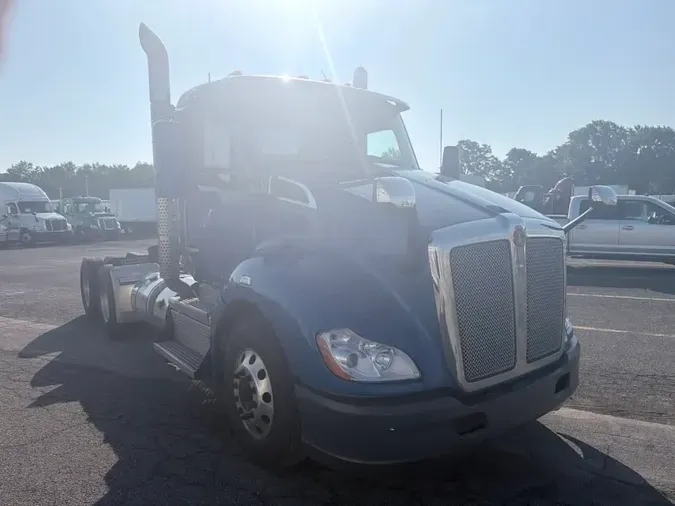 2020 KENWORTH TRUCKS T680fd9e417e85ead0ff2d7fc9125c54d236