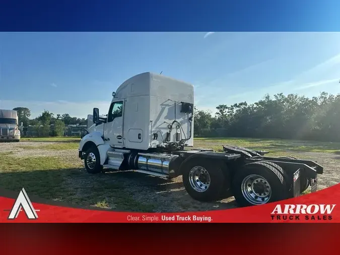 2022 KENWORTH T880