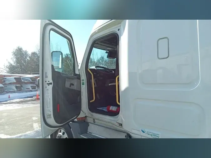 2022 Freightliner Cascadia 126