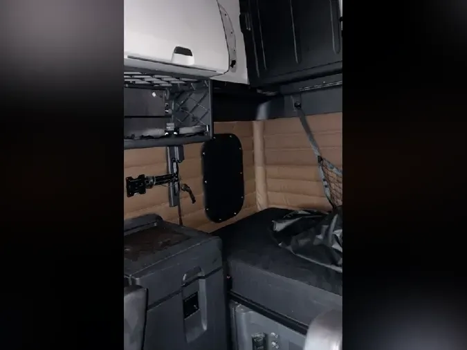 2023 FREIGHTLINER Cascadia 126fda36bcb2255051efe488c054f2f71fd