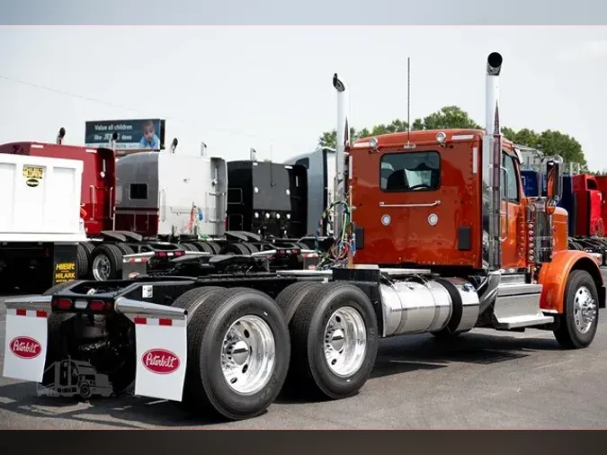 2026 PETERBILT 589