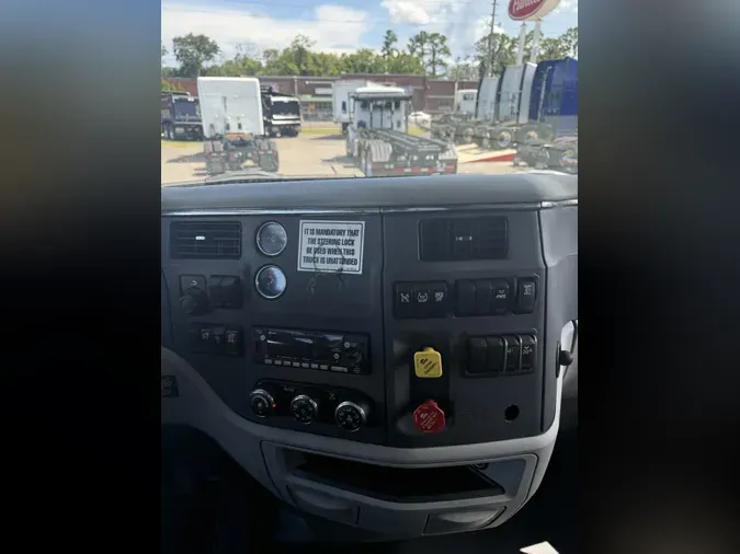 2022 Peterbilt 579