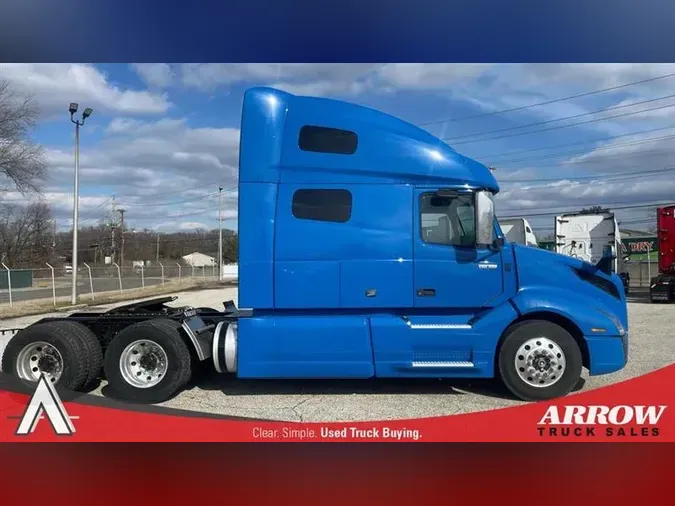 2020 VOLVO VNL760