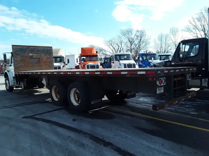 2017 FREIGHTLINER/MERCEDES M2 106