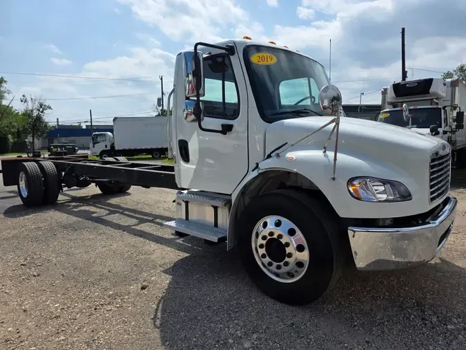 2019 FREIGHTLINER M2 106