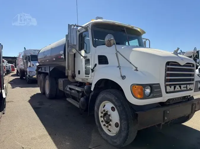 2006 MACK GRANITE CV713