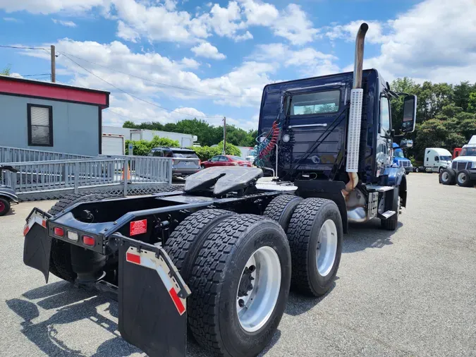 2018 VOLVO VNL64TRACTOR