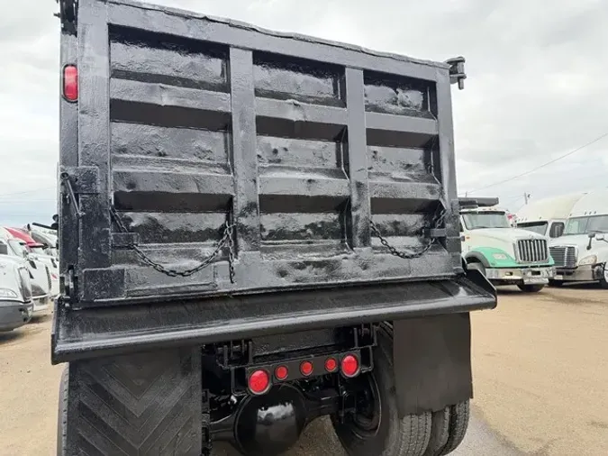 2005 FREIGHTLINER BUSINESS CLASS M2 112