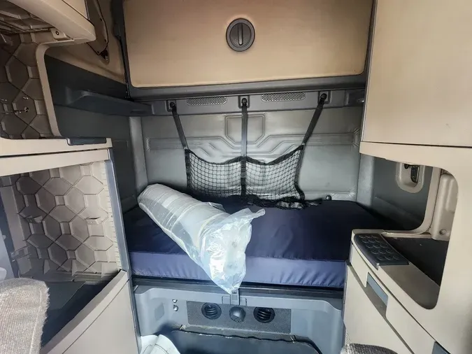 2012 FREIGHTLINER Cascadia 125