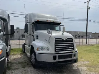 2015 MACK CXU613
