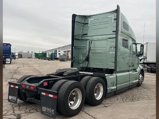2025 VOLVO VNL64T760