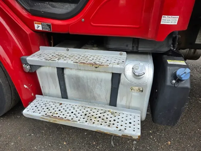 2018 FREIGHTLINER M2 106