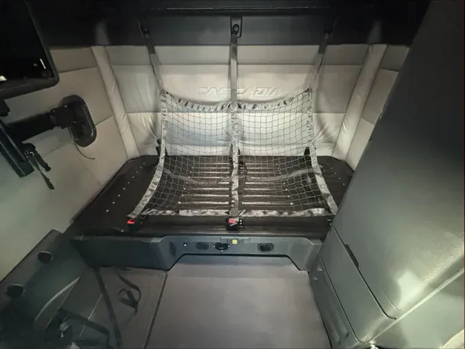 2021 Freightliner Cascadia 126fdb5a4801c774725b4153feadbbff80c