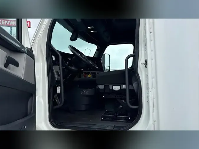 2020 FREIGHTLINER CA126