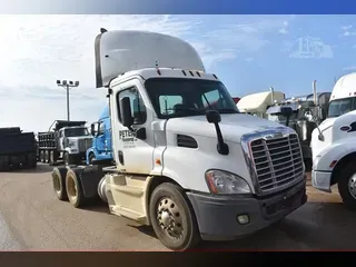 2014 FREIGHTLINER CASCADIA 113