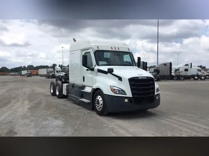2021 Freightliner Cascadia 126fdc0362326d3787fd093e71f18e0c65b