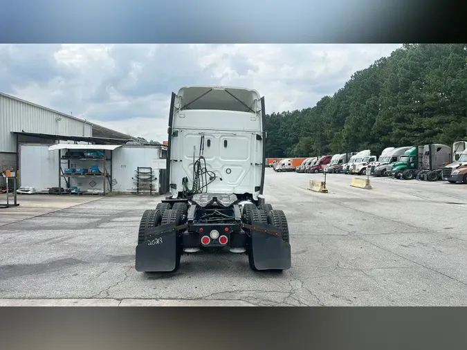 2020 Freightliner Cascadia 126