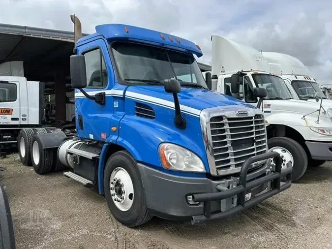 2017 FREIGHTLINER CASCADIA 113