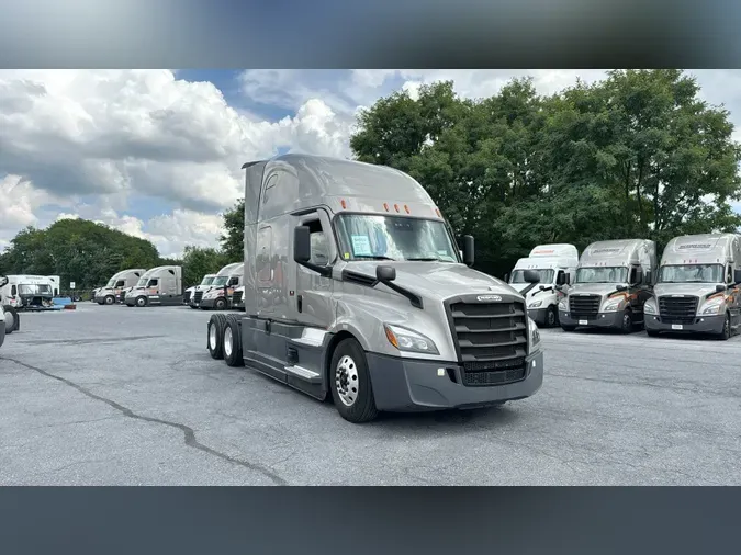 2023 Freightliner Cascadia 126fdc4934f2ca478ef96f4e845b551e00c