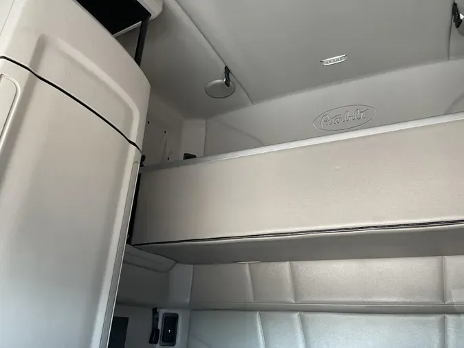2021 Peterbilt 579