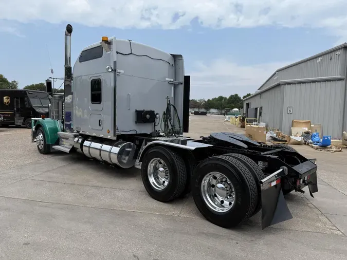 2020 Kenworth W900