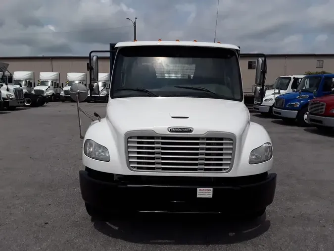2016 FREIGHTLINER M2 106
