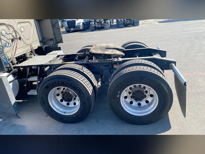 2023 Freightliner Cascadia 126