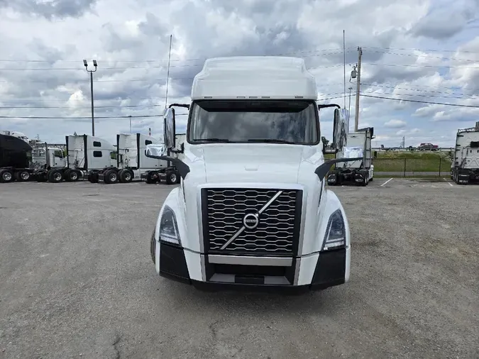 2021 VOLVO VNL64T760