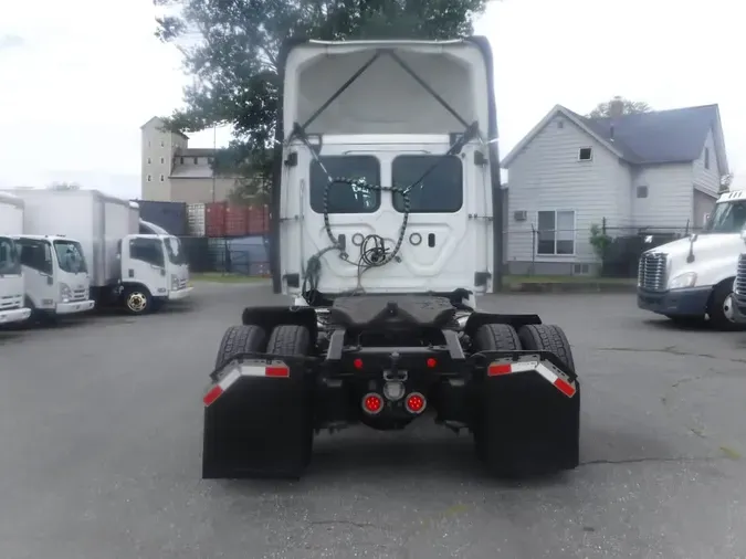 2019 FREIGHTLINER NEW CASCADIA 126