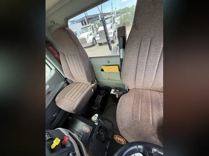 2020 Peterbilt 567