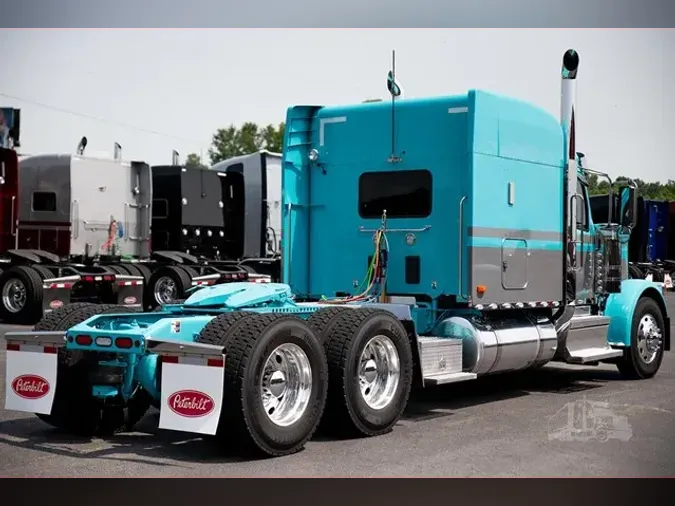 2026 PETERBILT 589