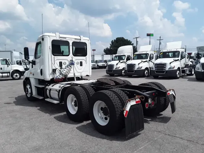 2015 FREIGHTLINER CASCADIA 125