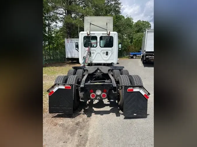 2015 FREIGHTLINER/MERCEDES CASCADIA 125