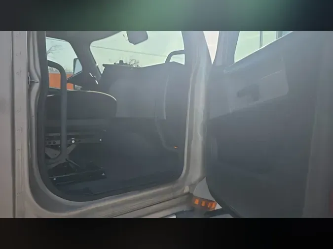 2022 Freightliner Cascadia 126