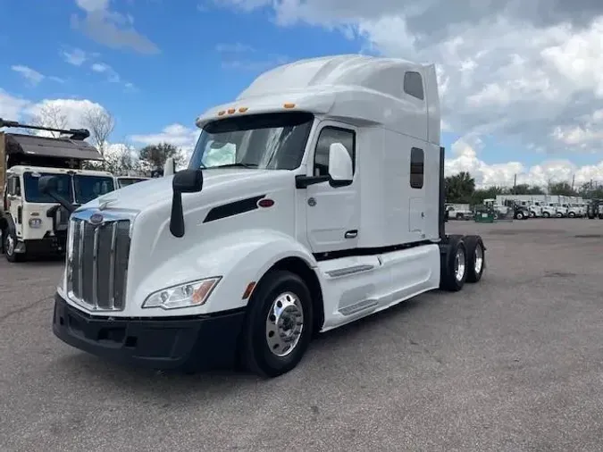 2023 Peterbilt 579