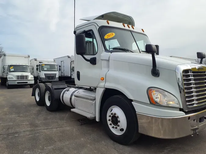 2019 FREIGHTLINER/MERCEDES CASCADIA 125