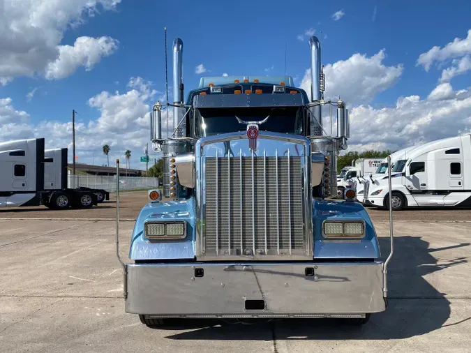 2021 Kenworth W900L