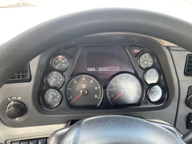 2021 Peterbilt 579fdef3a746e3395cf49a597c35b7aa41e