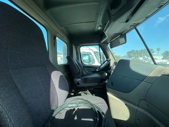 2016 FREIGHTLINER/MERCEDES CASCADIA 125