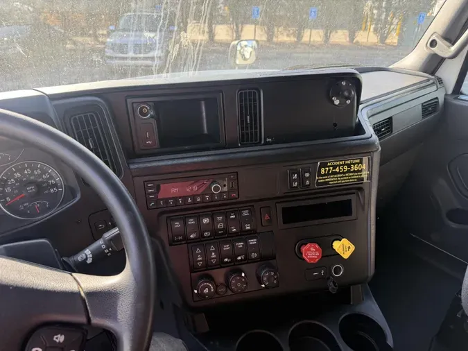 2022 International LT625